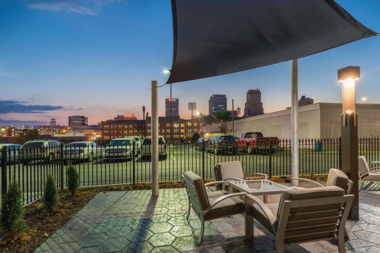 La Quinta By Wyndham Memphis Downtown Hotel Bagian luar foto