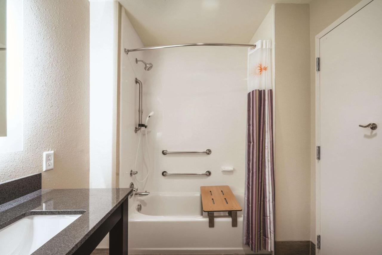 La Quinta By Wyndham Memphis Downtown Hotel Bagian luar foto